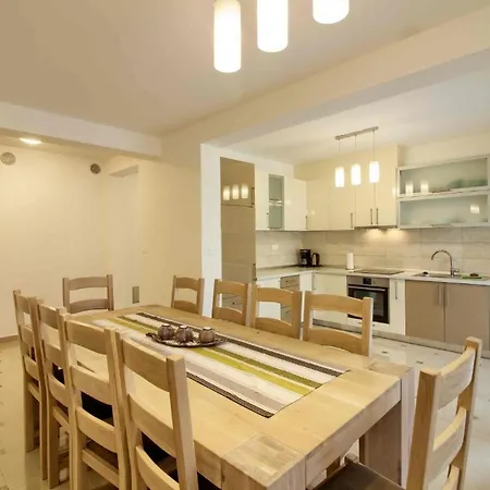 Mit Privatpool Fuer 20 Personen Ca 400 Qm In Banjole, Istrien Istrische Riviera
