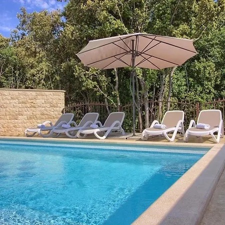 Mit Privatpool Fuer 20 Personen Ca 400 Qm In Banjole, Istrien Istrische Riviera Banjole