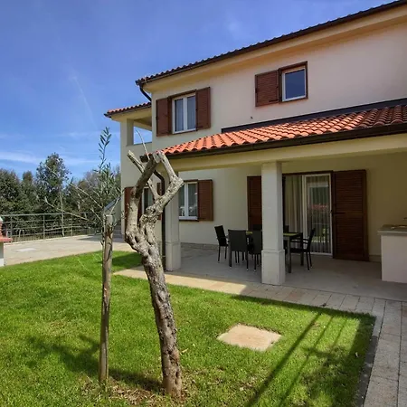 Ferienhaus Mit Privatpool Fuer 20 Personen Ca 400 Qm In Banjole, Istrien Istrische Riviera Banjole