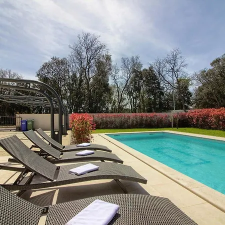 Mit Privatpool Fuer 20 Personen Ca 400 Qm In Banjole, Istrien Istrische Riviera Ferienhaus *